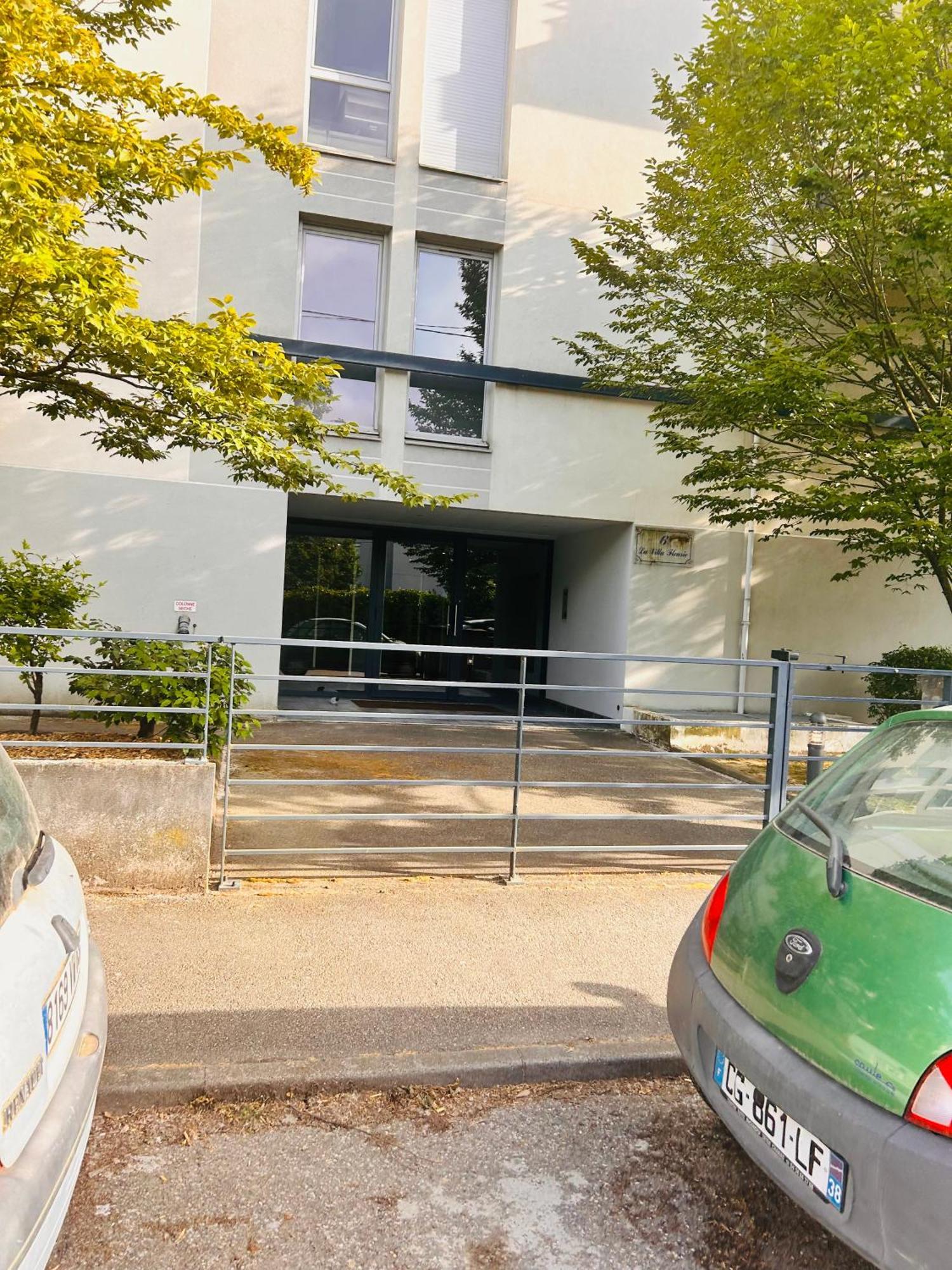 Chambre Prive Classe ビユールバンヌ エクステリア 写真